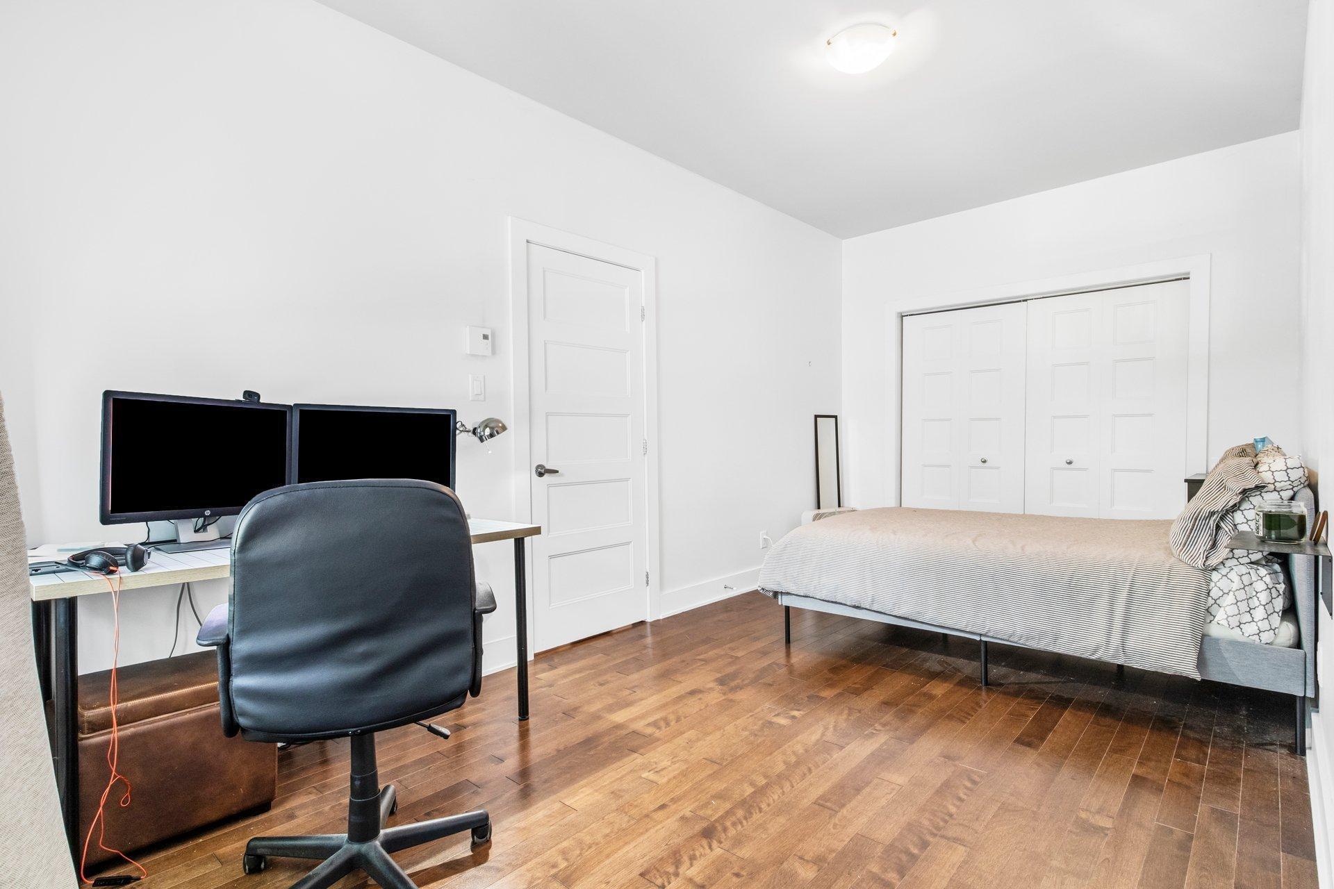 









1478

 - 1482


Av. Bourbonnière

,
Montréal (Mercier/Hochelaga-Maisonneuve),




QC
H1W3N2

