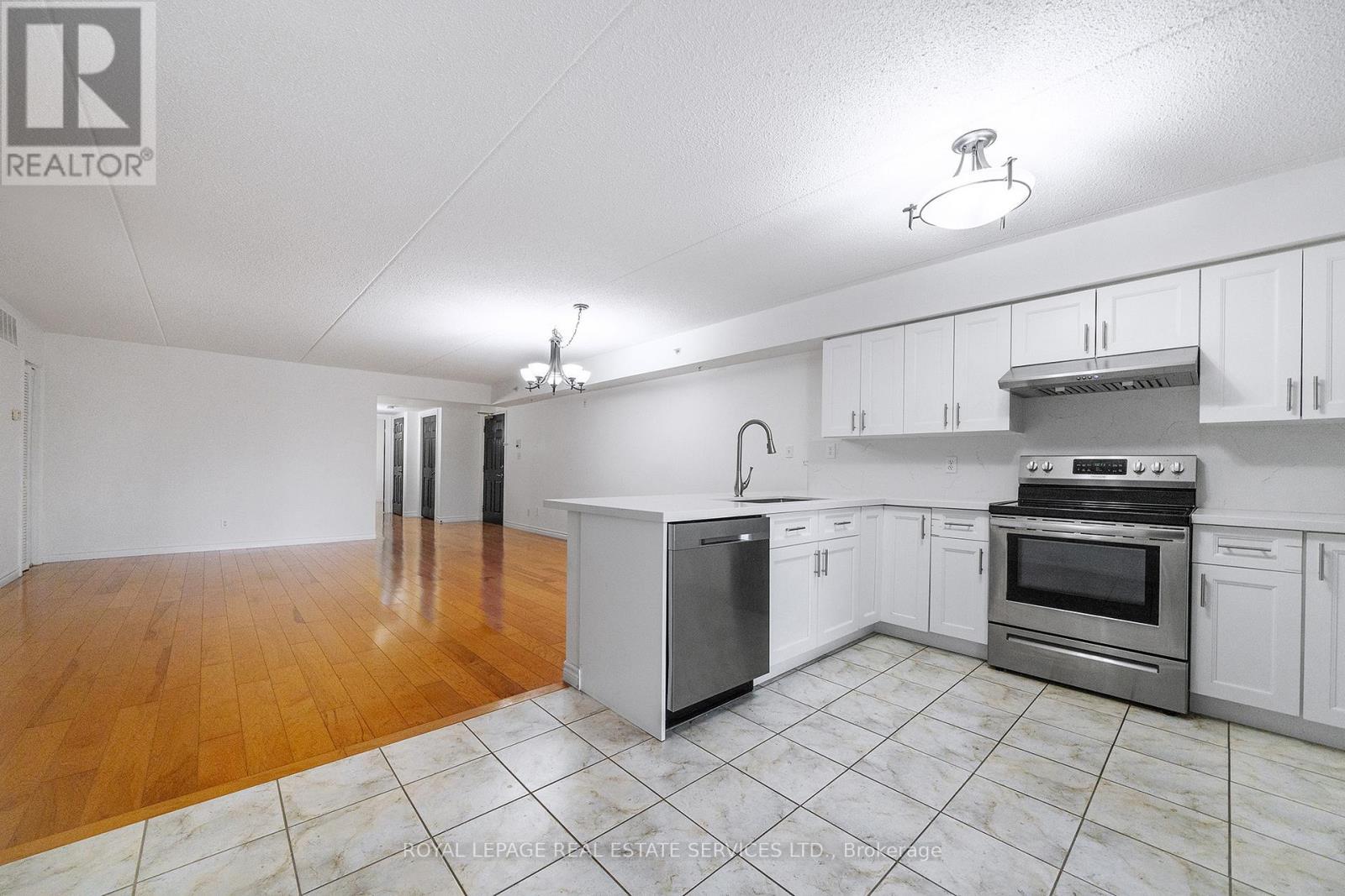 












212 - 1460 BISHOPS GATE

,
Oakville,




Ontario
L6M4N5


