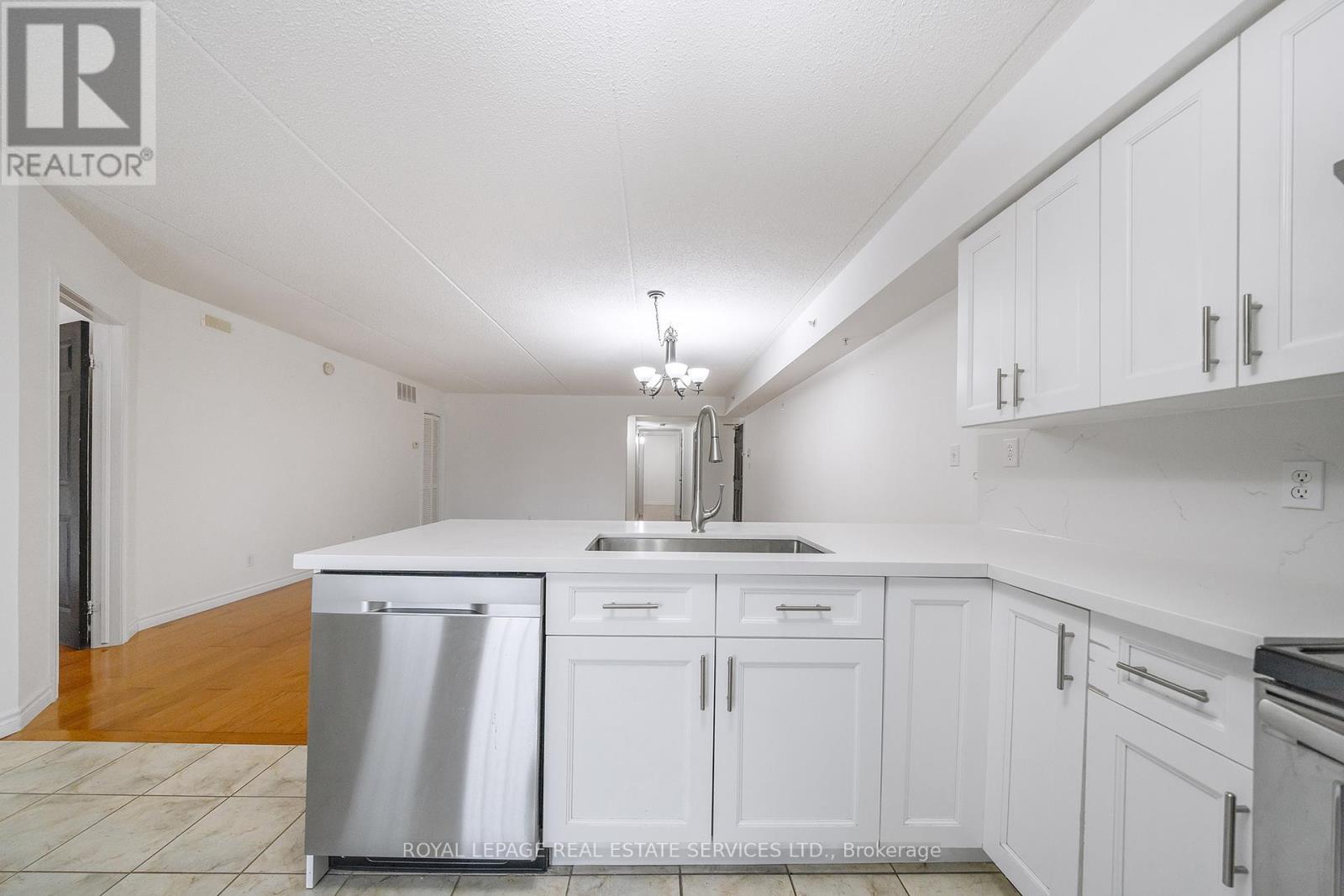 












212 - 1460 BISHOPS GATE

,
Oakville,




Ontario
L6M4N5

