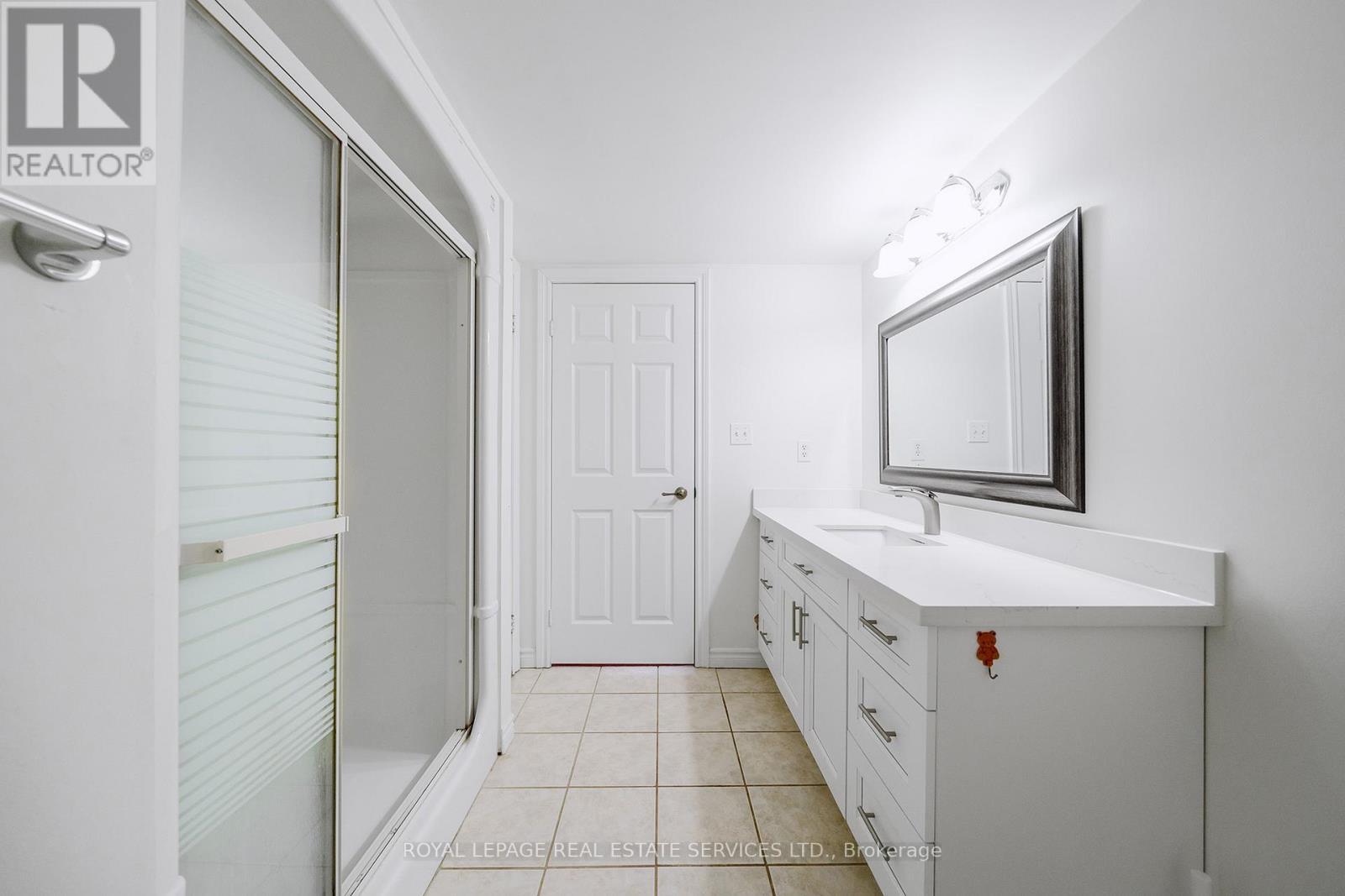 












212 - 1460 BISHOPS GATE

,
Oakville,




Ontario
L6M4N5

