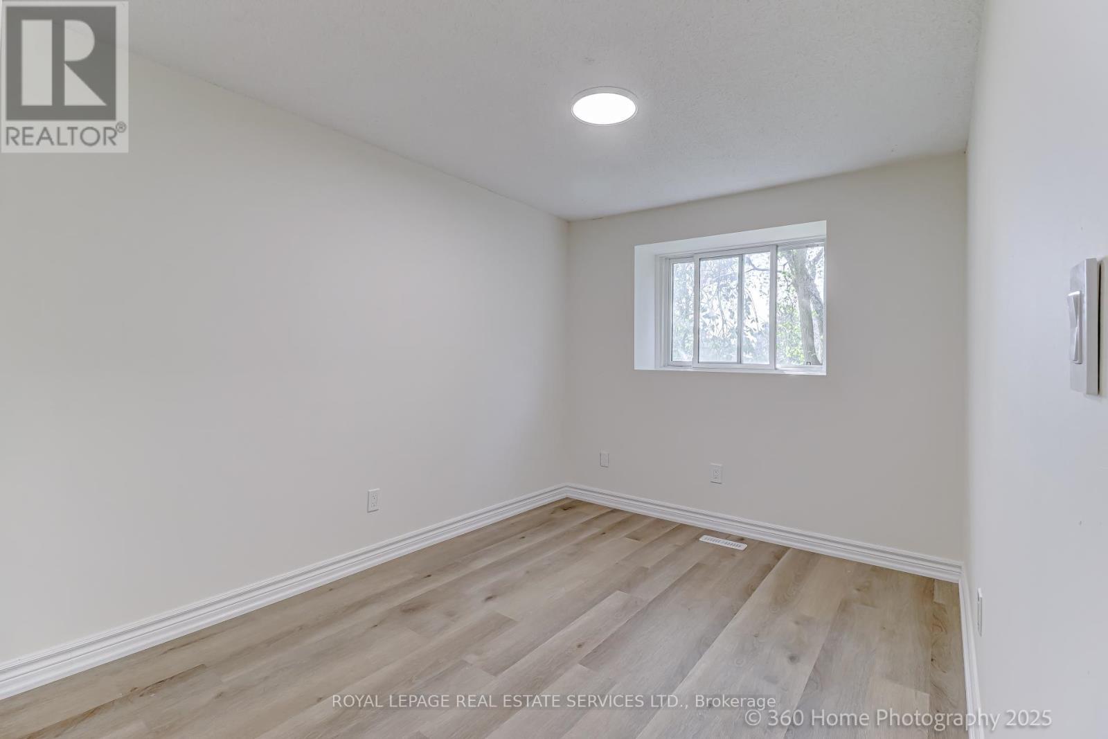 












121 - 25 COLLINSGROVE ROAD

,
Toronto,




Ontario
M1E3S3


