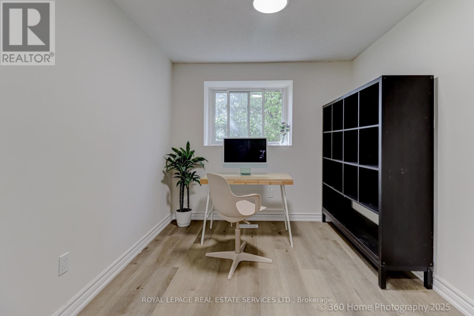 












121 - 25 COLLINSGROVE ROAD

,
Toronto,




Ontario
M1E3S3

