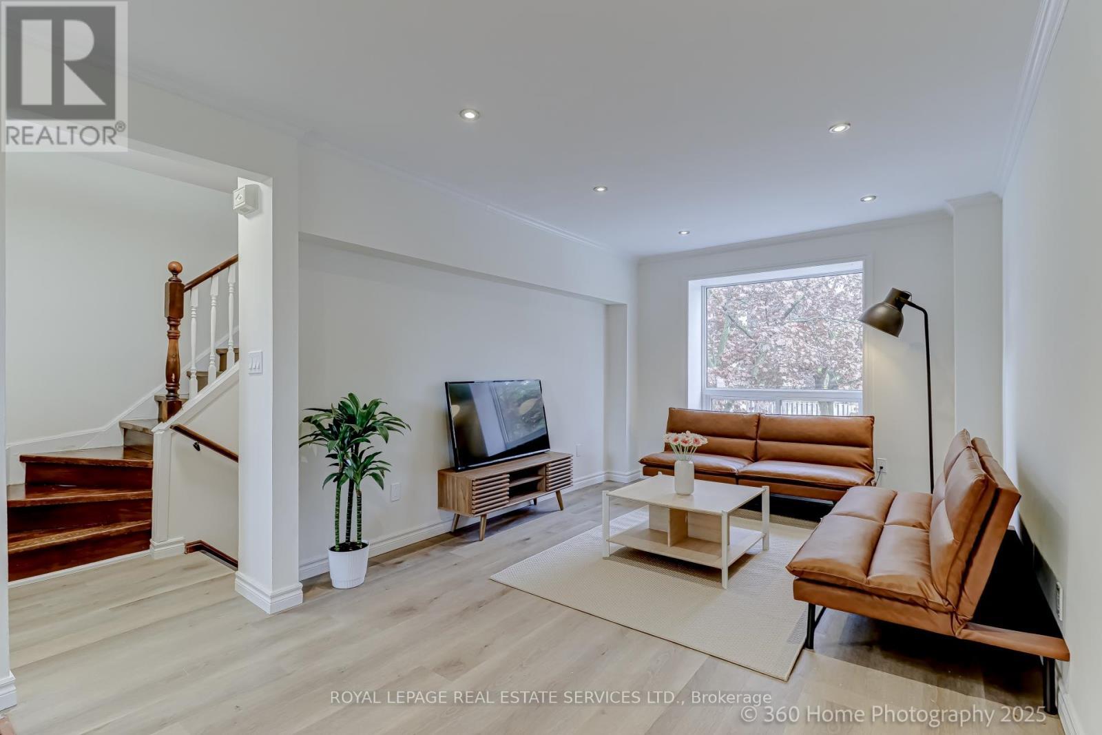 












121 - 25 COLLINSGROVE ROAD

,
Toronto,




Ontario
M1E3S3

