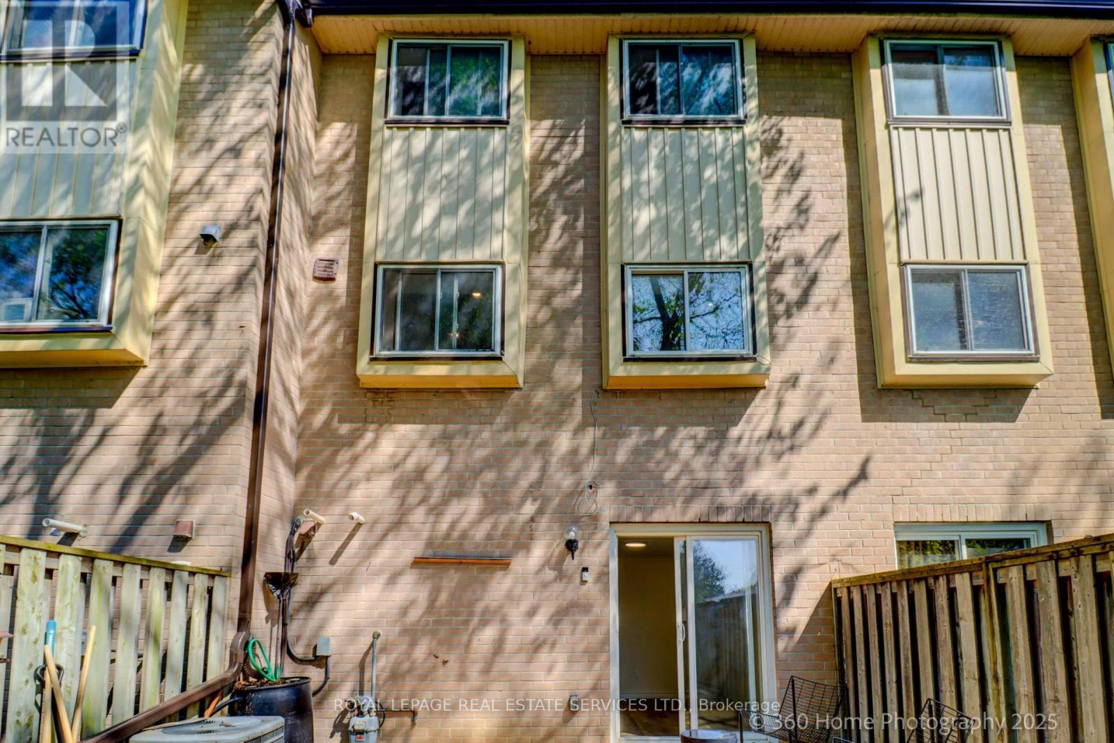 












121 - 25 COLLINSGROVE ROAD

,
Toronto,




Ontario
M1E3S3

