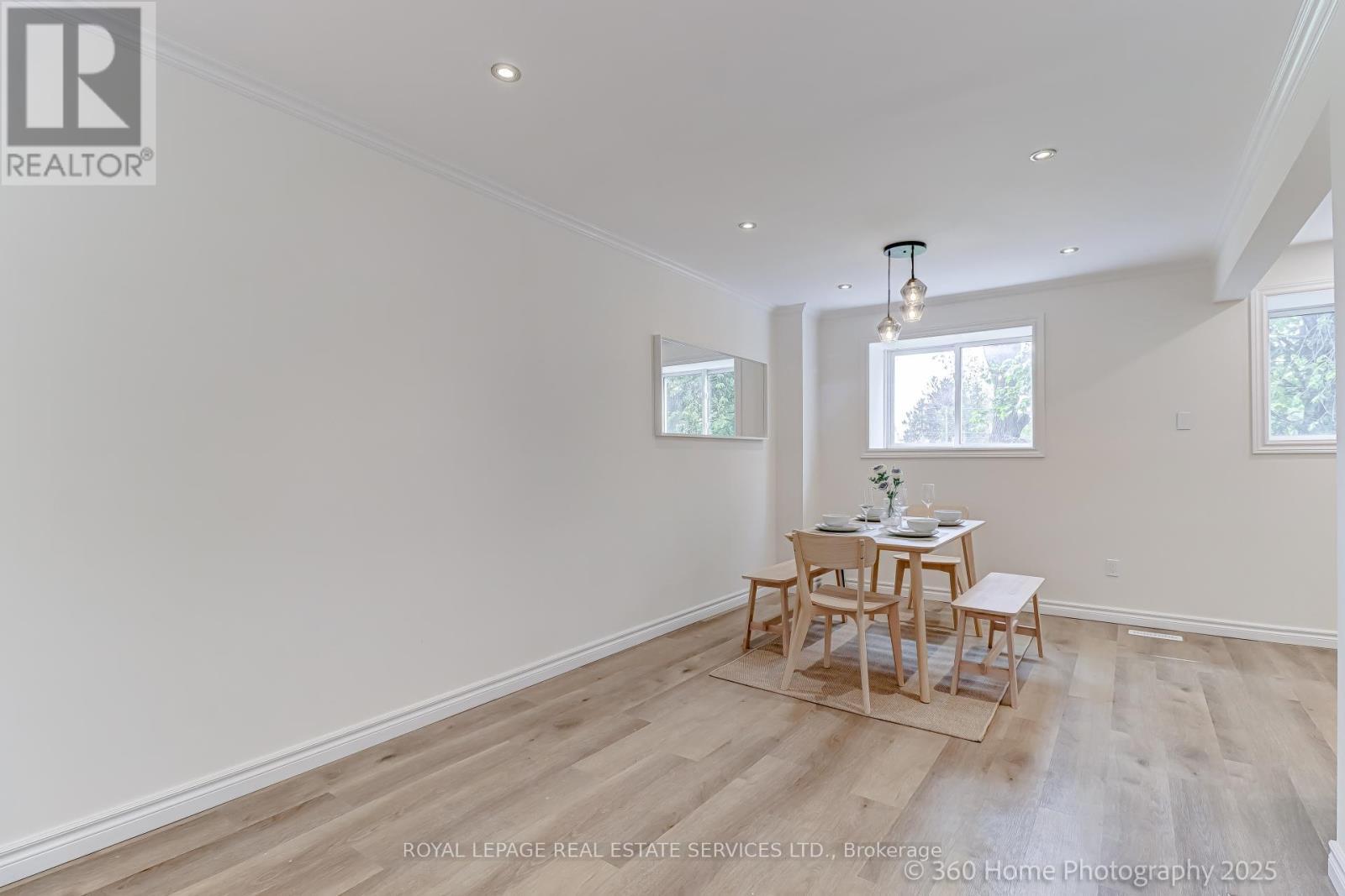 












121 - 25 COLLINSGROVE ROAD

,
Toronto,




Ontario
M1E3S3

