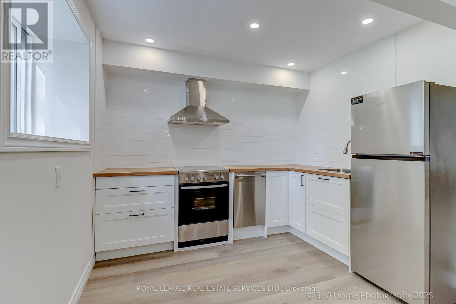 












121 - 25 COLLINSGROVE ROAD

,
Toronto,




Ontario
M1E3S3

