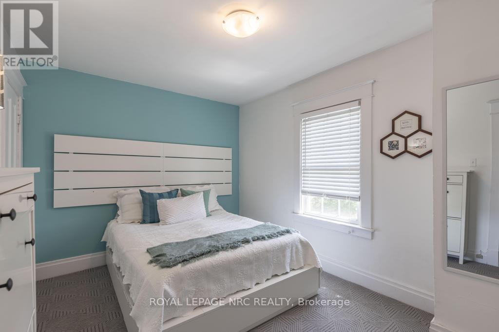 












174 YORK STREET

,
St. Catharines (Haig),




Ontario
L2R6G2

