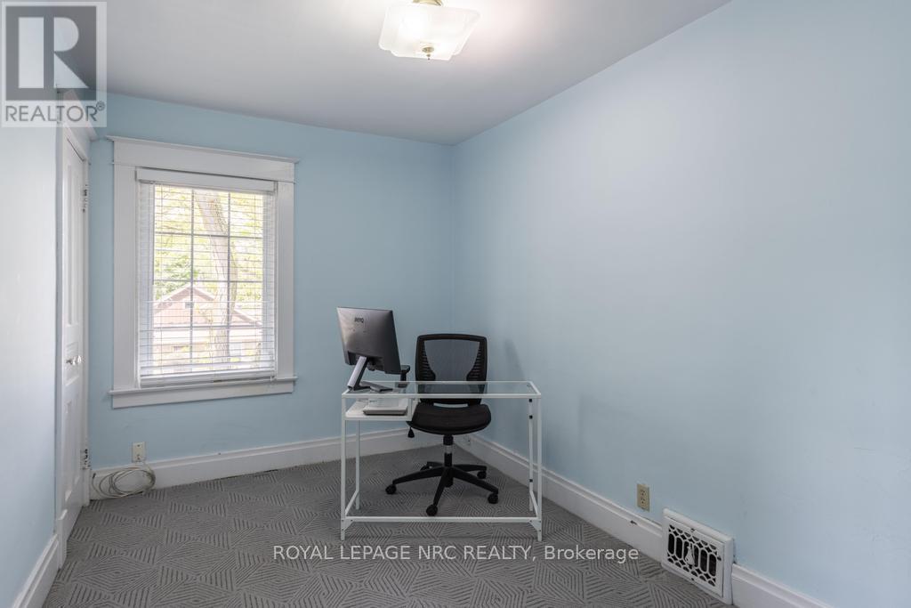 












174 YORK STREET

,
St. Catharines (Haig),




Ontario
L2R6G2

