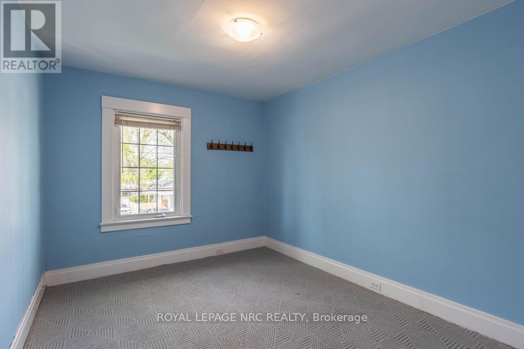 












174 YORK STREET

,
St. Catharines (Haig),




Ontario
L2R6G2

