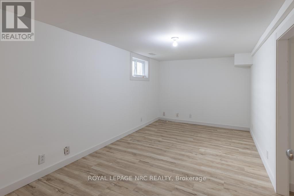 












174 YORK STREET

,
St. Catharines (Haig),




Ontario
L2R6G2

