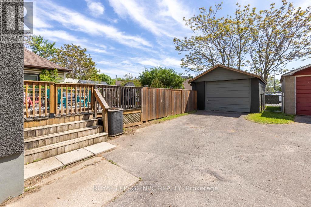 












174 YORK STREET

,
St. Catharines (Haig),




Ontario
L2R6G2

