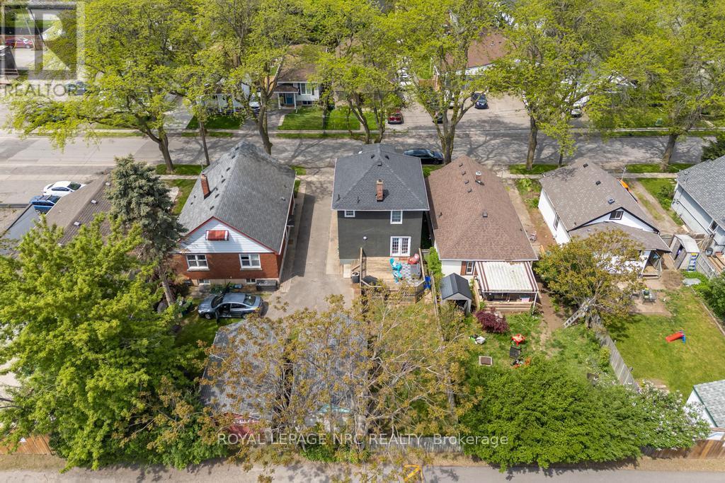 












174 YORK STREET

,
St. Catharines (Haig),




Ontario
L2R6G2

