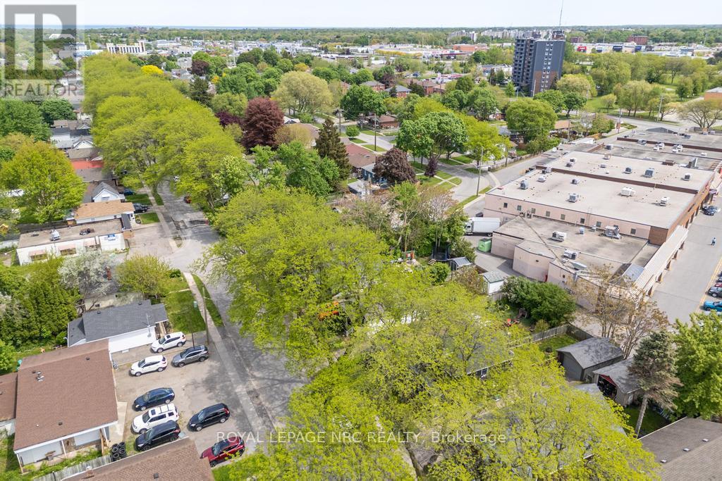 












174 YORK STREET

,
St. Catharines (Haig),




Ontario
L2R6G2

