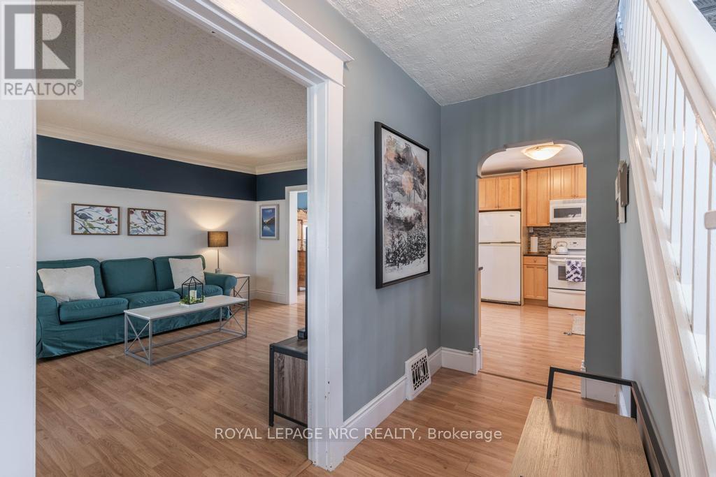 












174 YORK STREET

,
St. Catharines (Haig),




Ontario
L2R6G2

