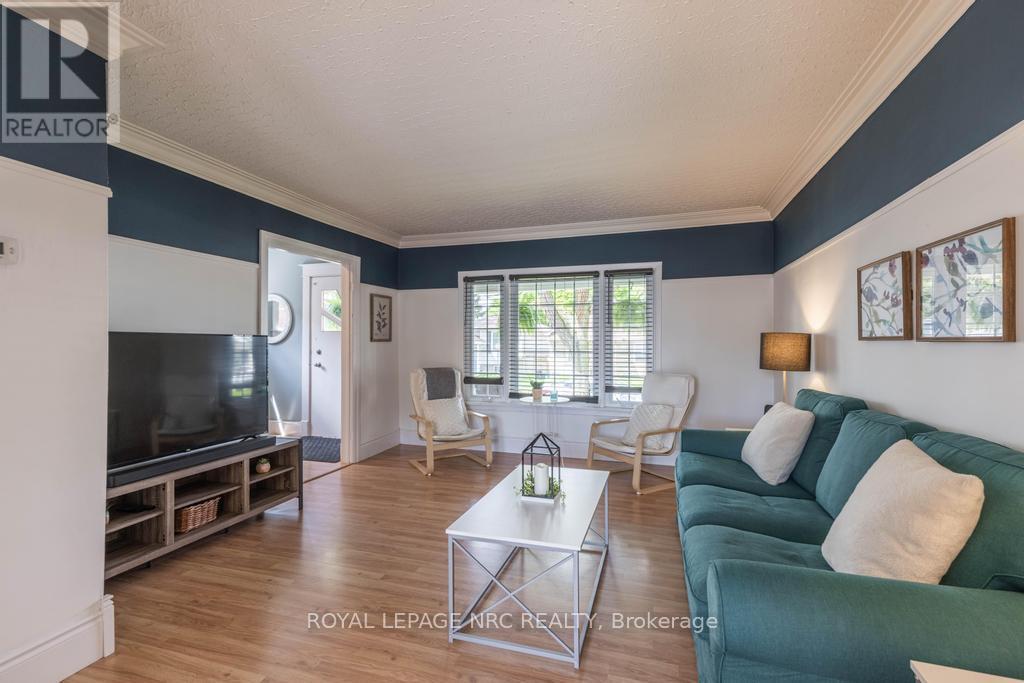 












174 YORK STREET

,
St. Catharines (Haig),




Ontario
L2R6G2

