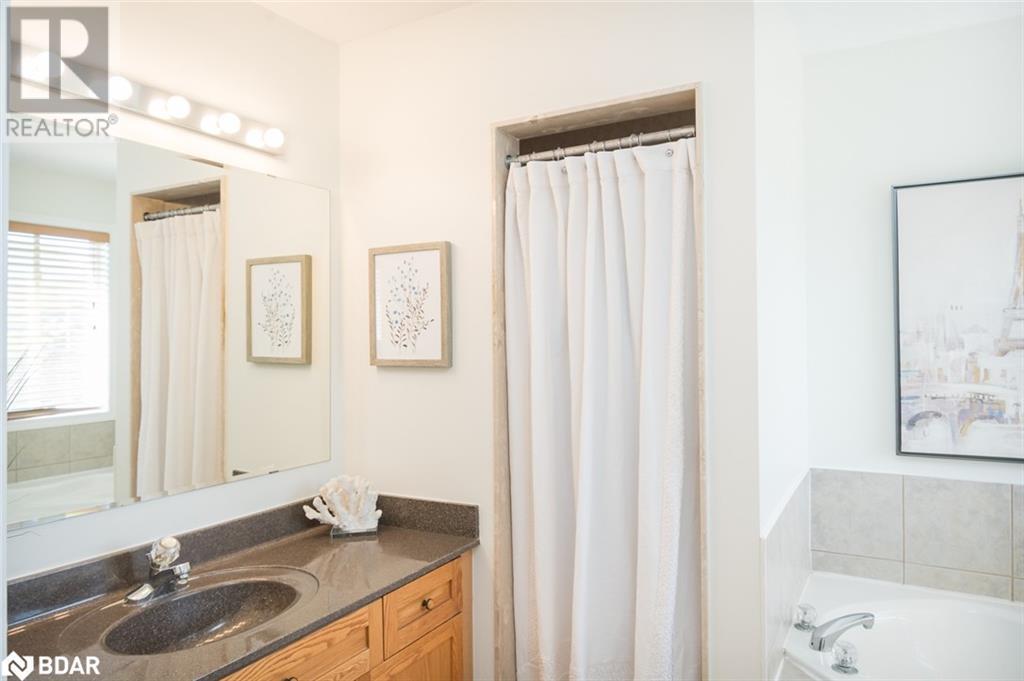 












1014 COOPER Avenue

,
Milton,




Ontario
L9T5W7

