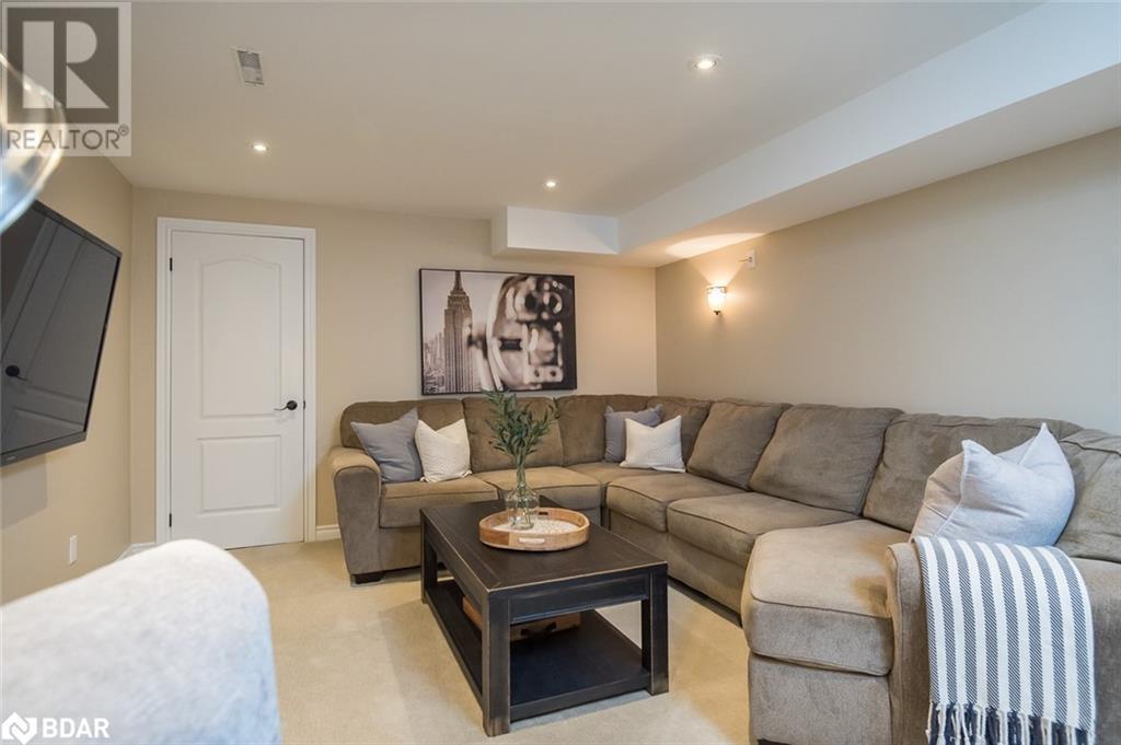 












1014 COOPER Avenue

,
Milton,




Ontario
L9T5W7

