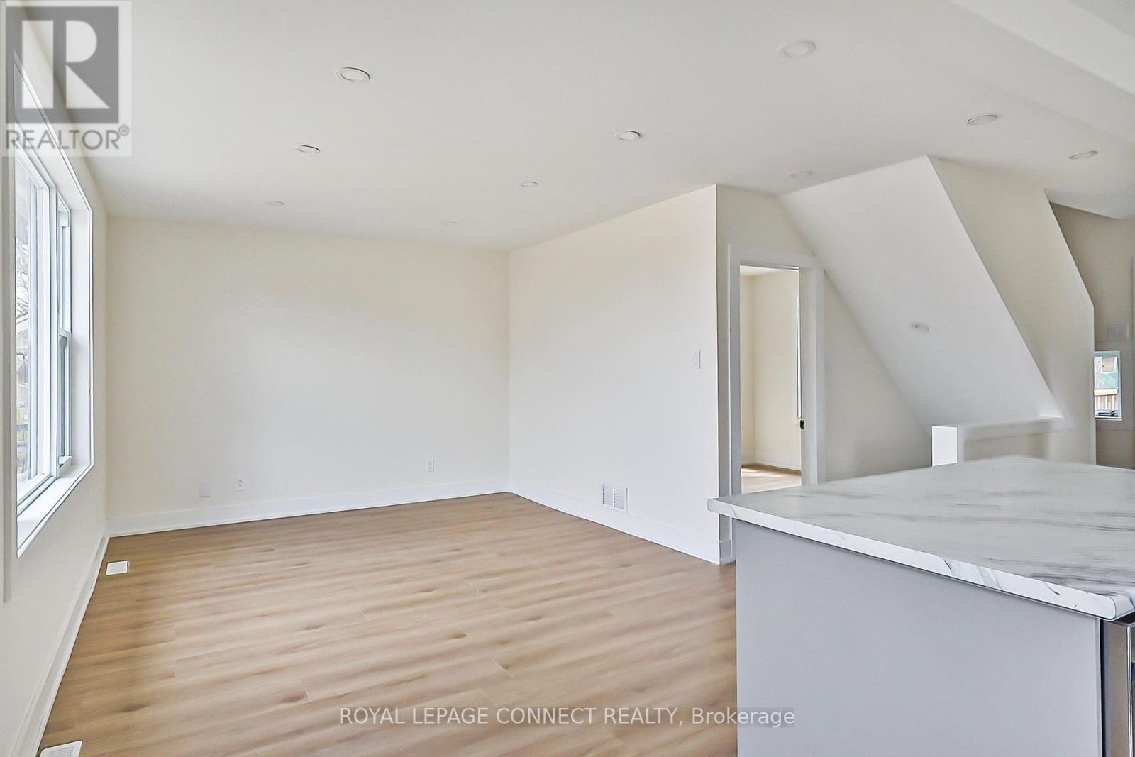 












761 GUELPH STREET

,
Kitchener,




Ontario
N2H5Z2

