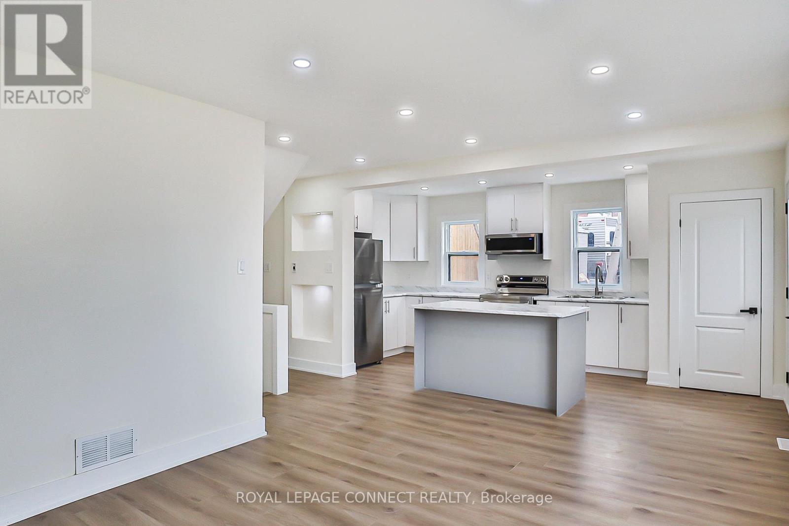 












761 GUELPH STREET

,
Kitchener,




Ontario
N2H5Z2

