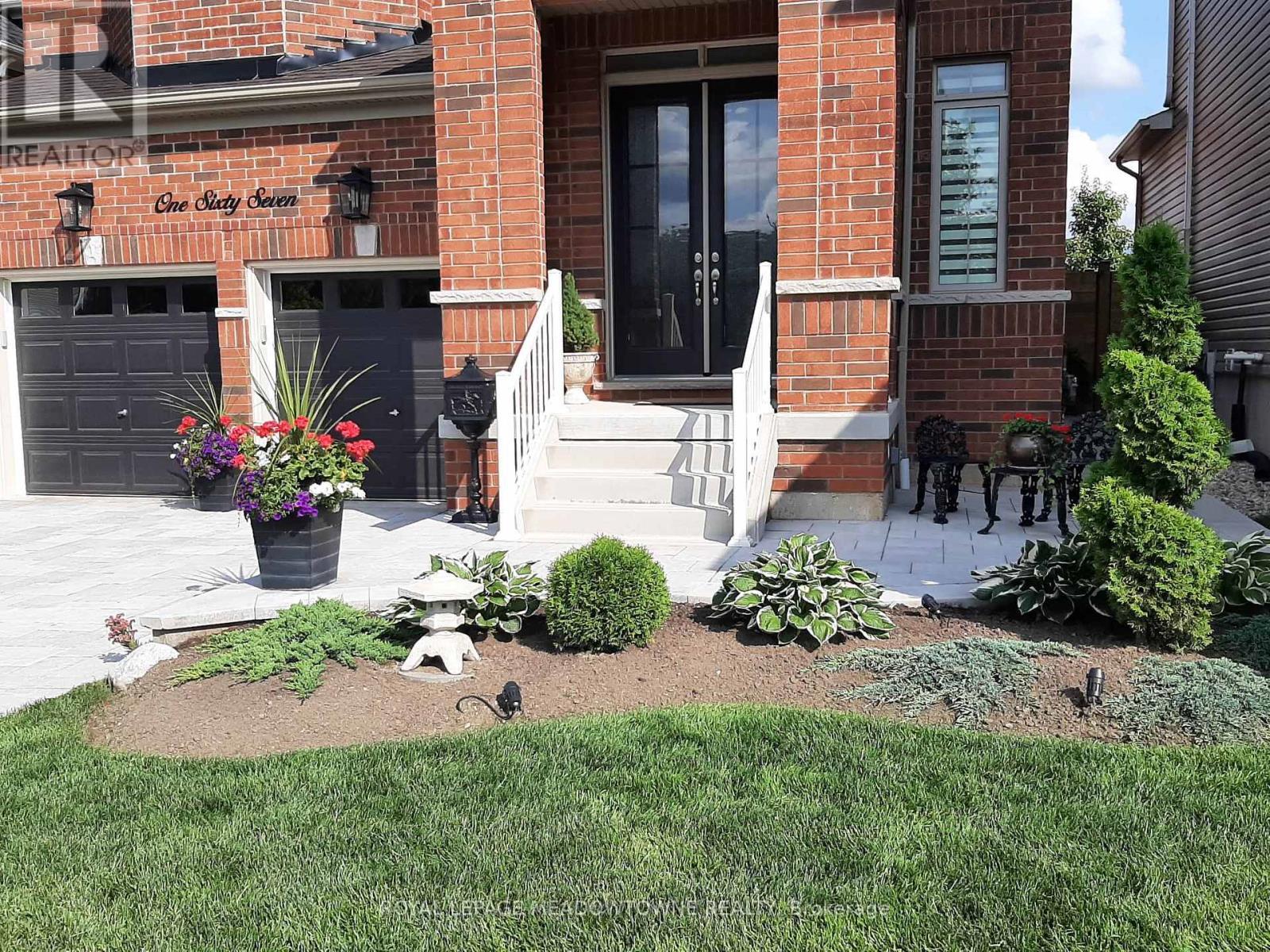 












167 EDGAR BONNER AVENUE

,
Guelph/Eramosa,




Ontario
N0B2K0

