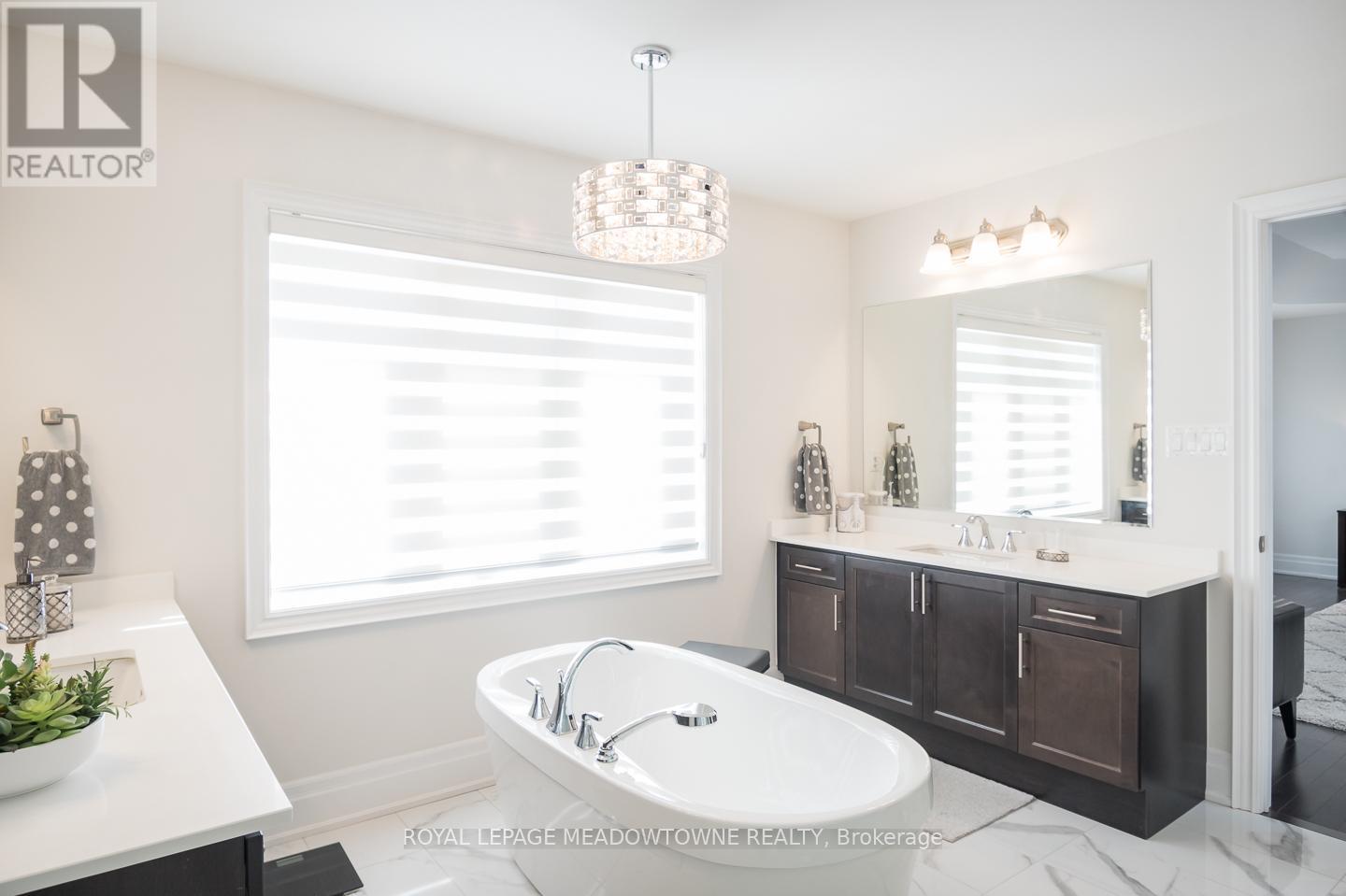 












167 EDGAR BONNER AVENUE

,
Guelph/Eramosa,




Ontario
N0B2K0

