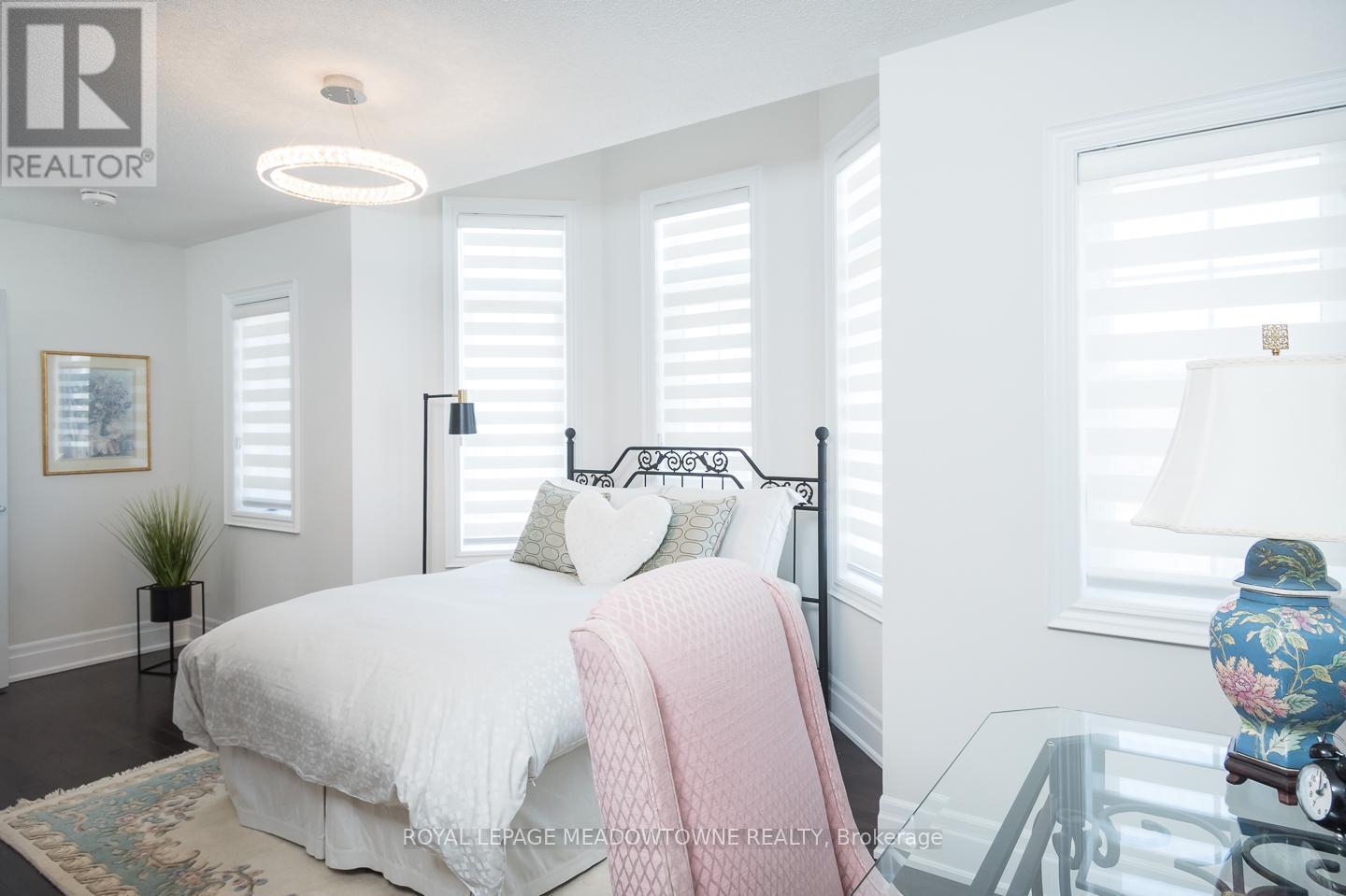 












167 EDGAR BONNER AVENUE

,
Guelph/Eramosa,




Ontario
N0B2K0

