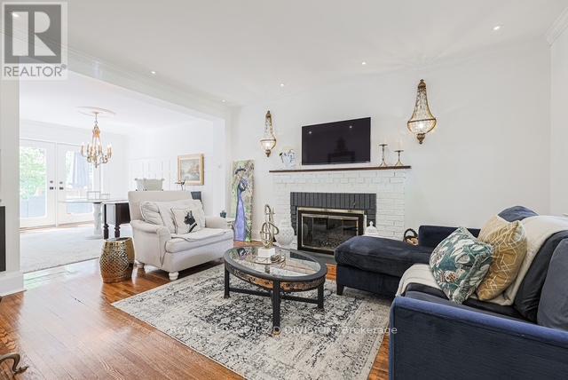












269 ST CLEMENTS AVENUE

,
Toronto,




Ontario
M4R1H3

