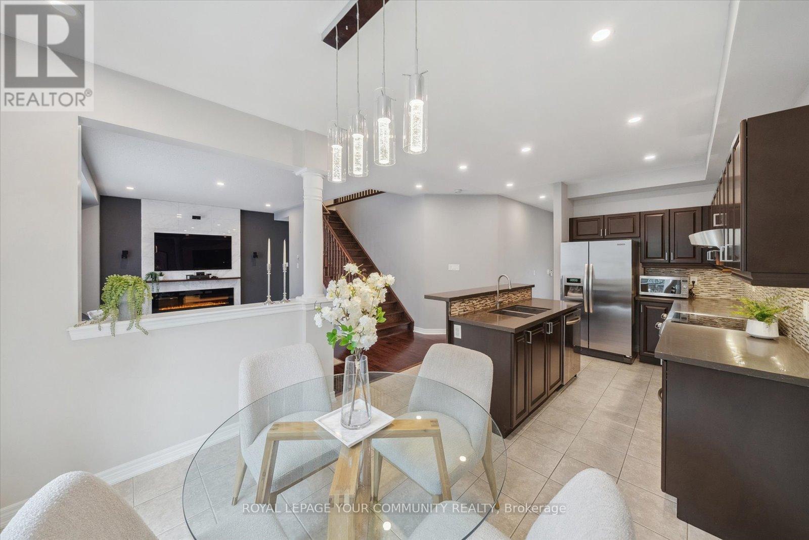 












34 TOWNSHIP AVENUE

,
Richmond Hill,




Ontario
L4E0J8

