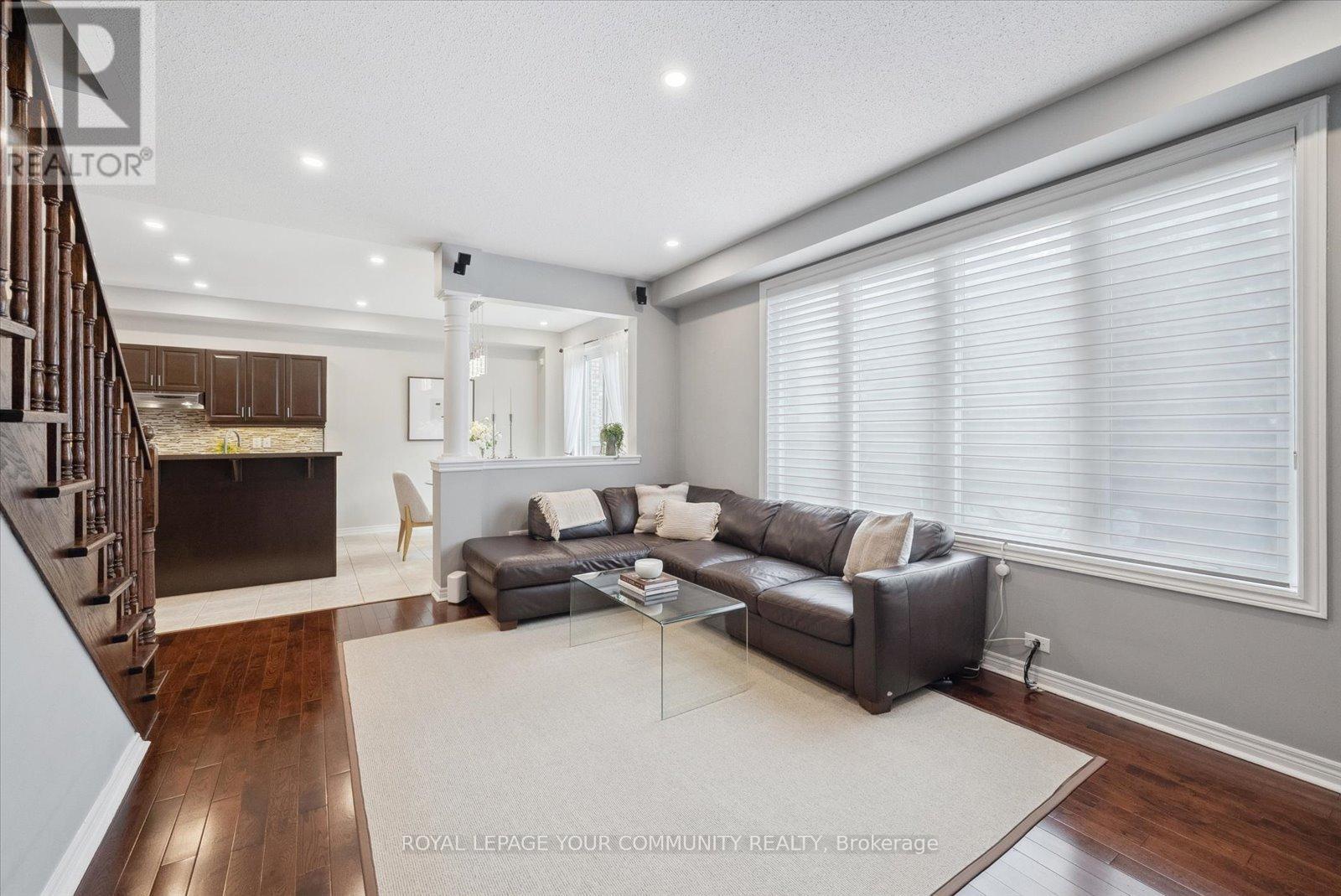 












34 TOWNSHIP AVENUE

,
Richmond Hill,




Ontario
L4E0J8

