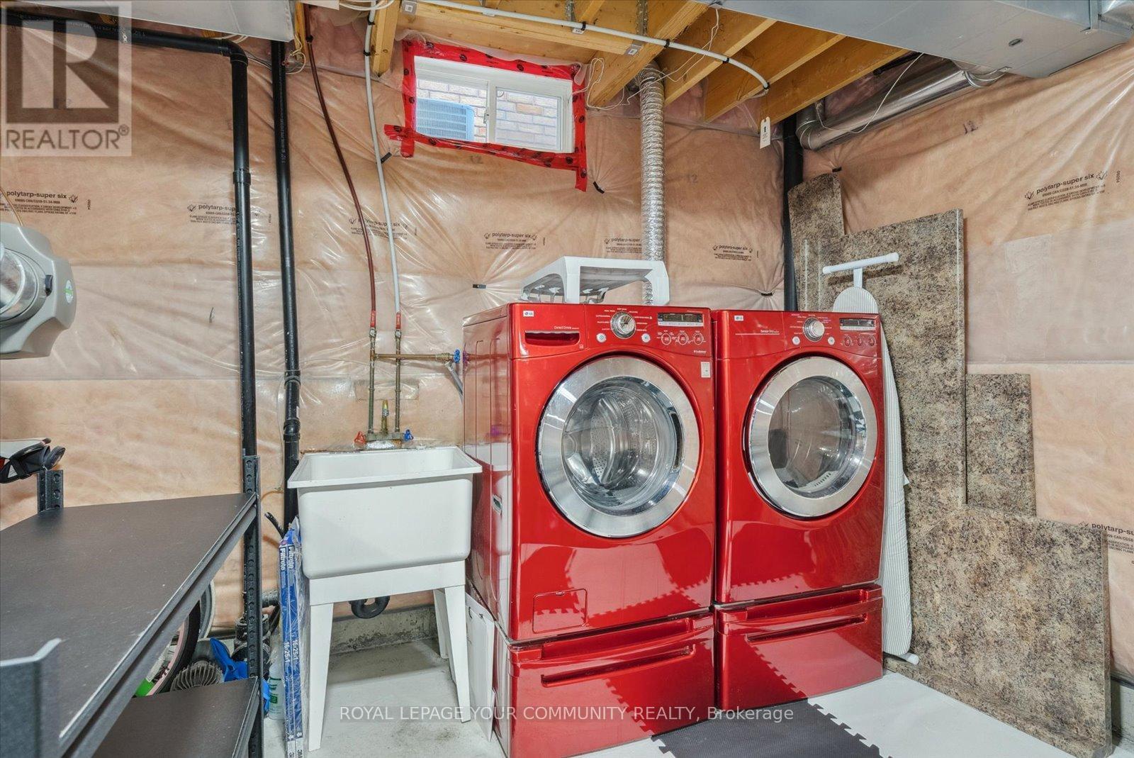 












34 TOWNSHIP AVENUE

,
Richmond Hill,




Ontario
L4E0J8

