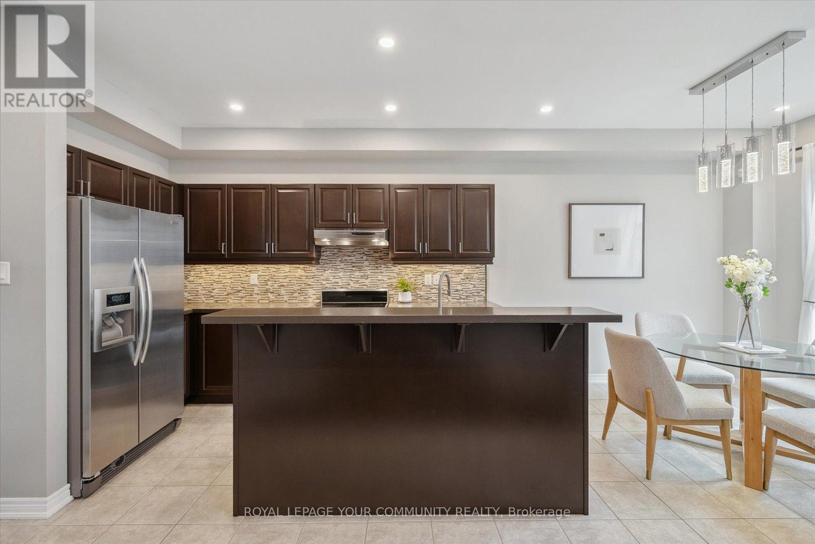 












34 TOWNSHIP AVENUE

,
Richmond Hill,




Ontario
L4E0J8

