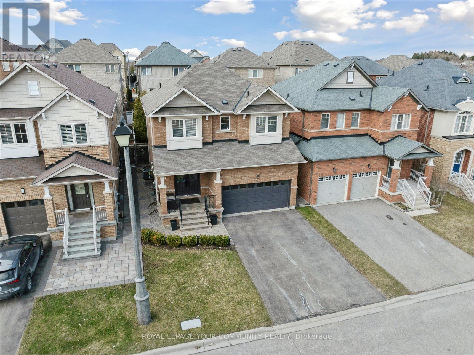 












34 TOWNSHIP AVENUE

,
Richmond Hill,




Ontario
L4E0J8


