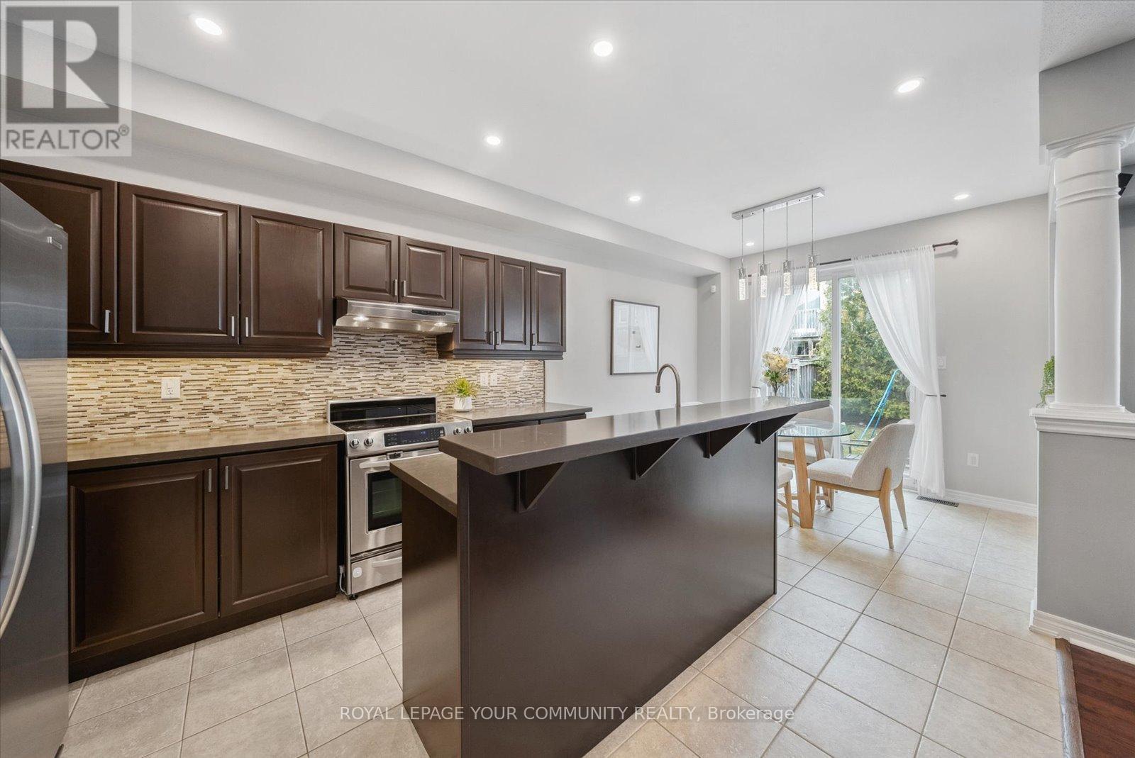 












34 TOWNSHIP AVENUE

,
Richmond Hill,




Ontario
L4E0J8

