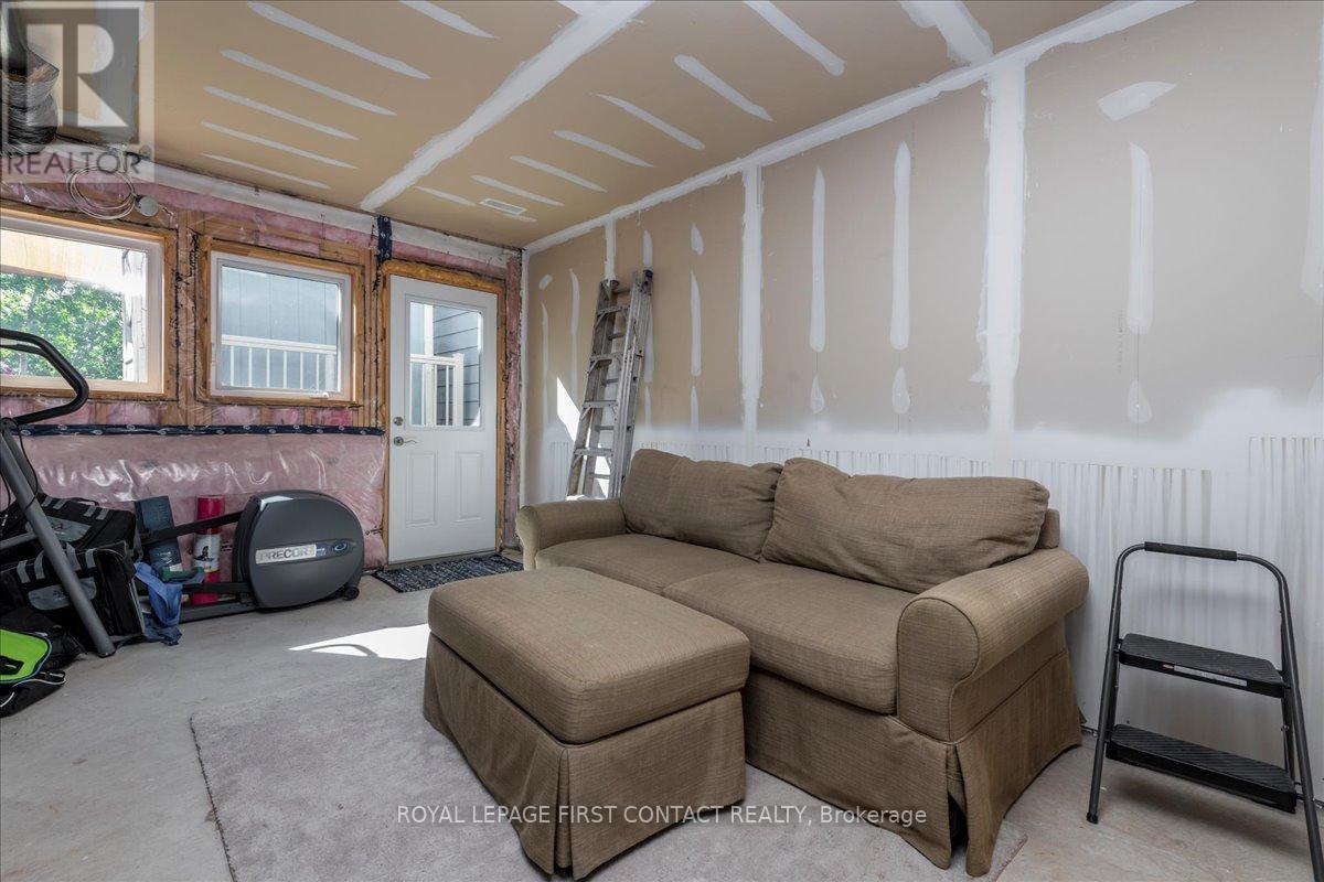 












8 NAUTICAL LANE

,
Wasaga Beach,




Ontario
L9Z0G1

