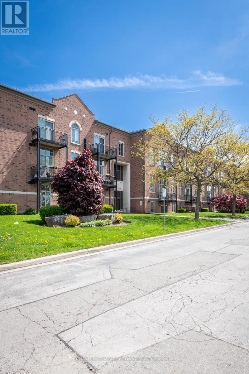












318 - 262 DUNDAS STREET E

,
Hamilton,




Ontario
L8B1A9

