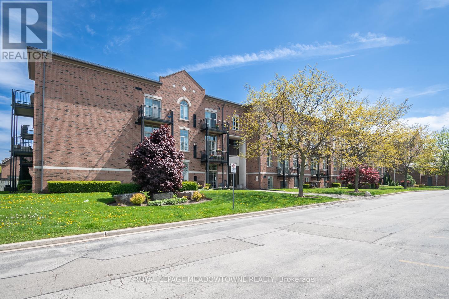 












318 - 262 DUNDAS STREET E

,
Hamilton,




Ontario
L8B1A9

