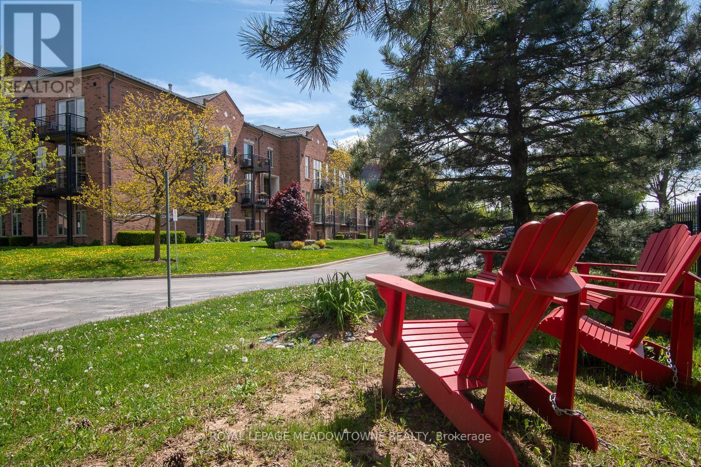 












318 - 262 DUNDAS STREET E

,
Hamilton,




Ontario
L8B1A9

