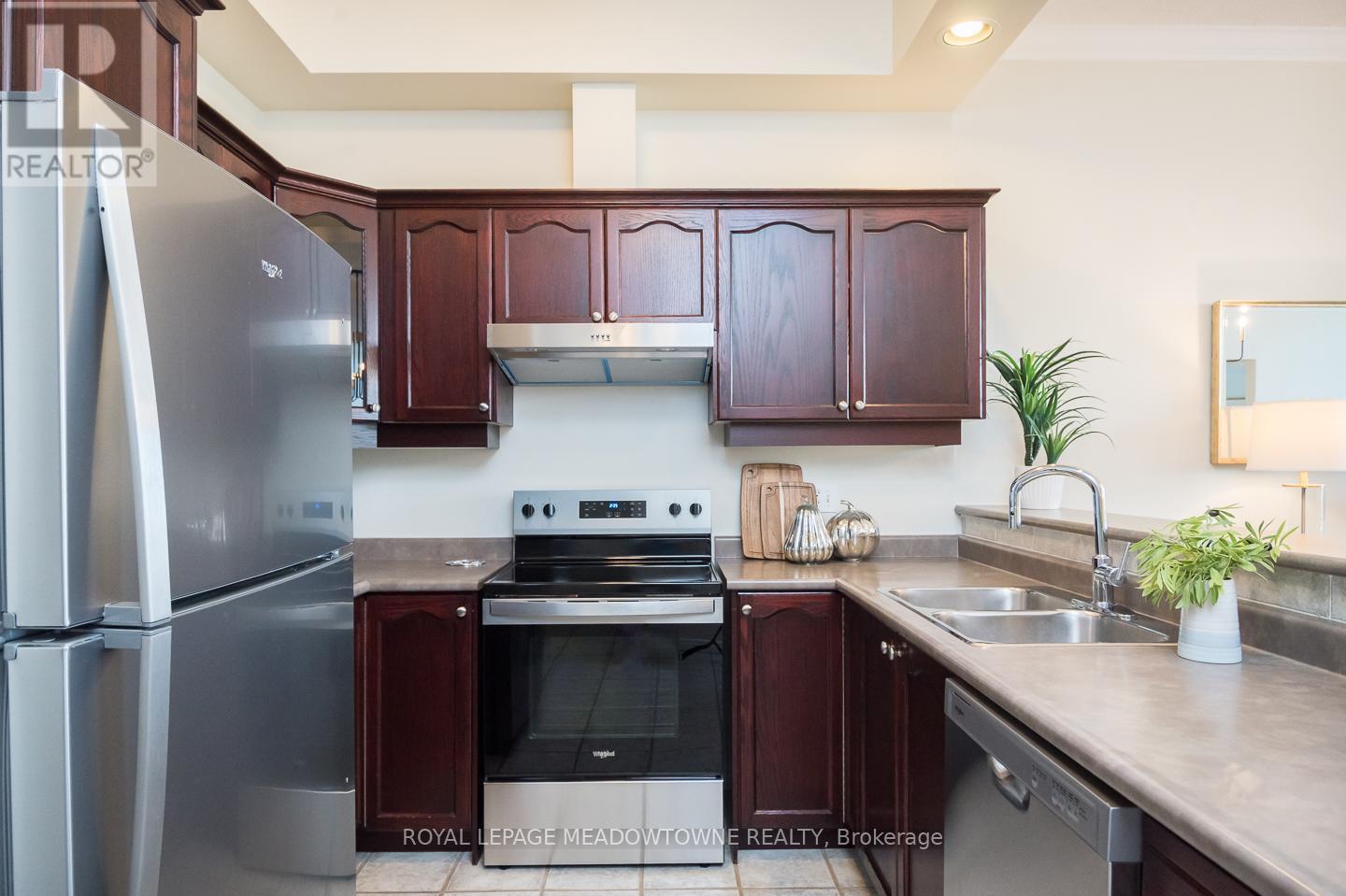 












318 - 262 DUNDAS STREET E

,
Hamilton,




Ontario
L8B1A9

