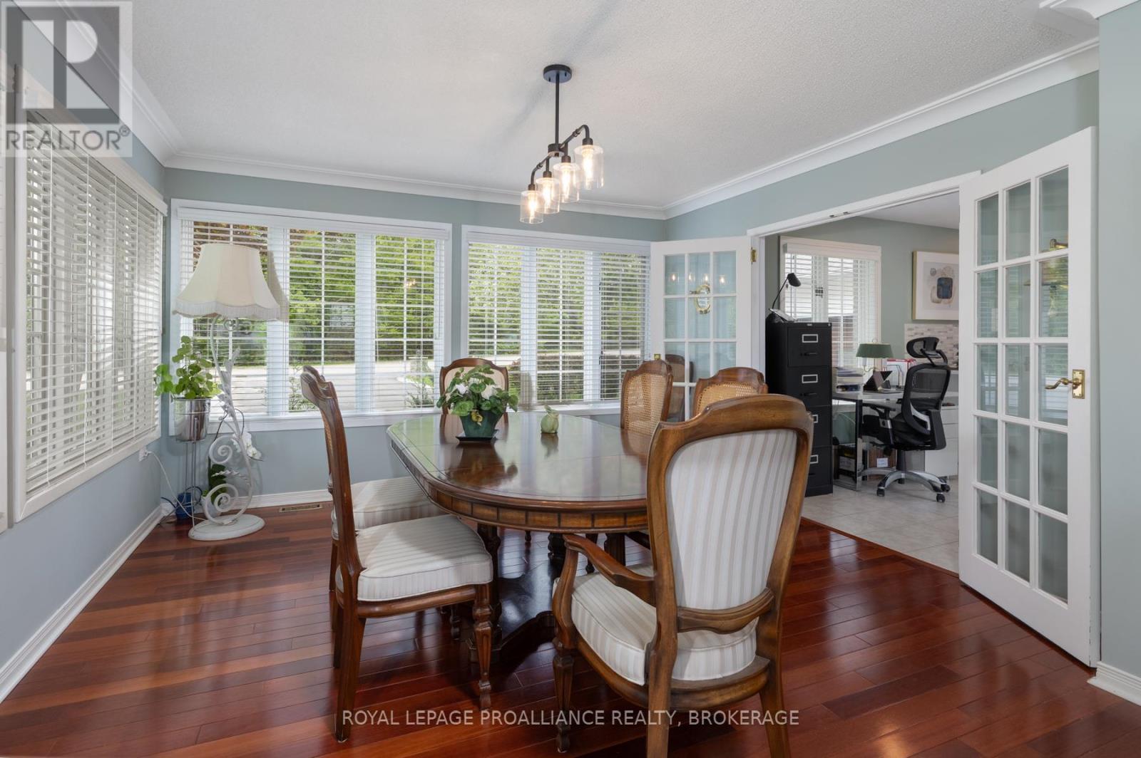 












1682 SOUTH BOULEVARD

,
Kingston (Kingston East (Incl CFB Kingston)),




Ontario
K7L4V1

