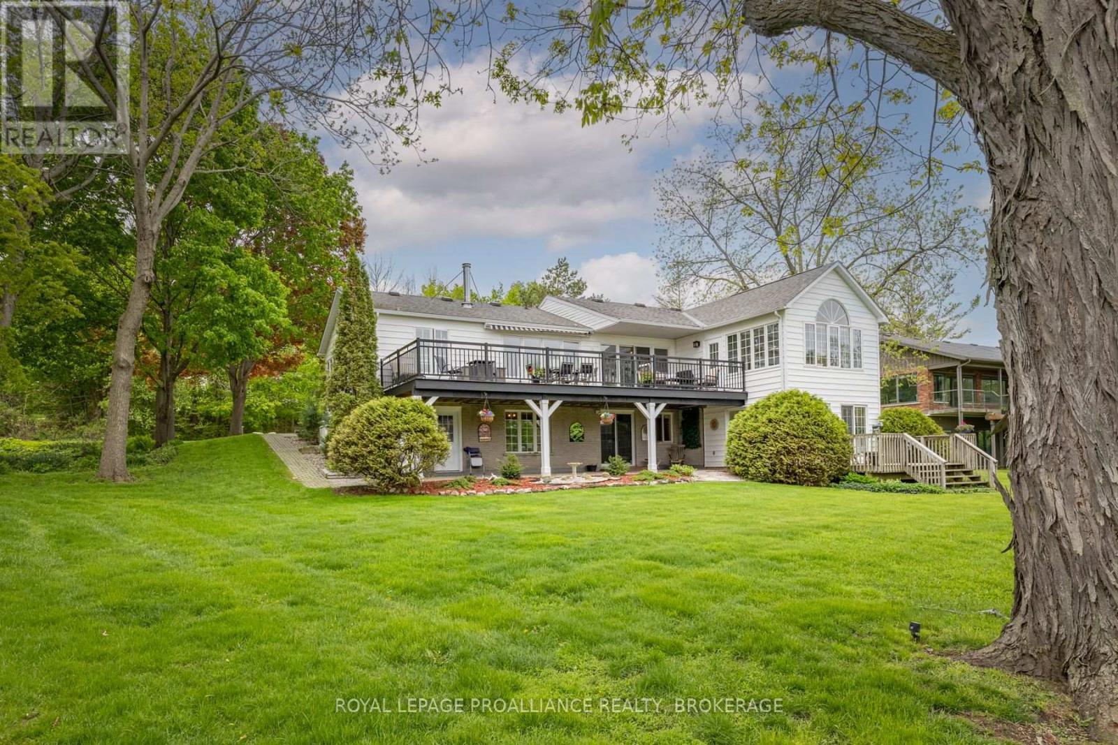 












1682 SOUTH BOULEVARD

,
Kingston (Kingston East (Incl CFB Kingston)),




Ontario
K7L4V1


