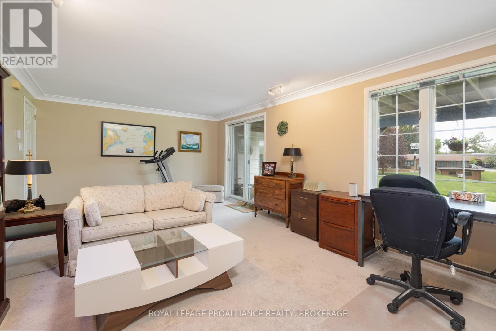 












1682 SOUTH BOULEVARD

,
Kingston (Kingston East (Incl CFB Kingston)),




Ontario
K7L4V1

