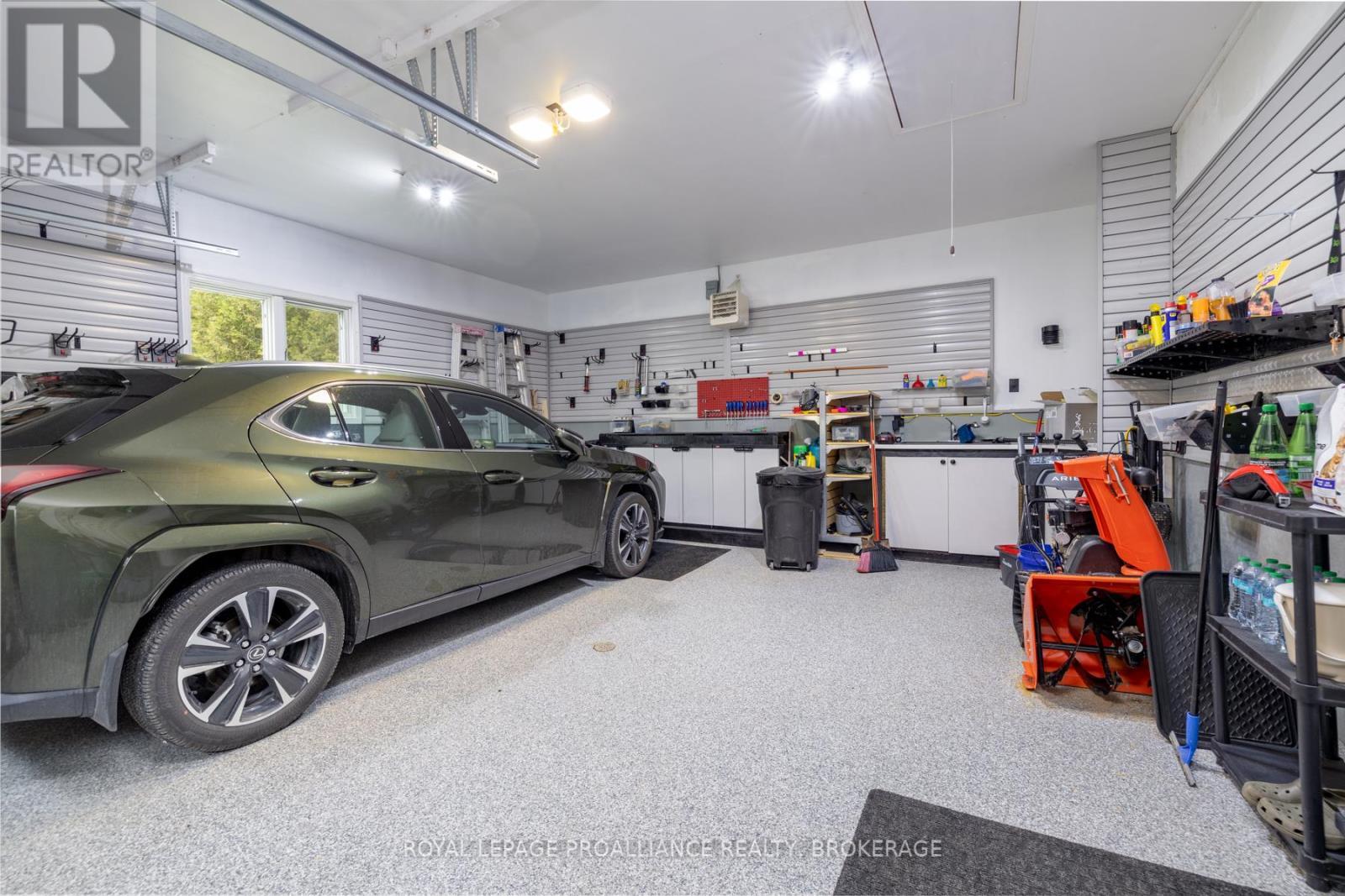












1682 SOUTH BOULEVARD

,
Kingston (Kingston East (Incl CFB Kingston)),




Ontario
K7L4V1


