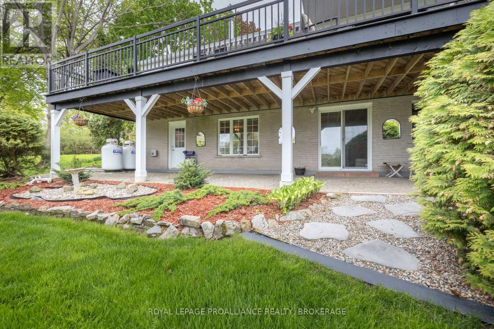 












1682 SOUTH BOULEVARD

,
Kingston (Kingston East (Incl CFB Kingston)),




Ontario
K7L4V1

