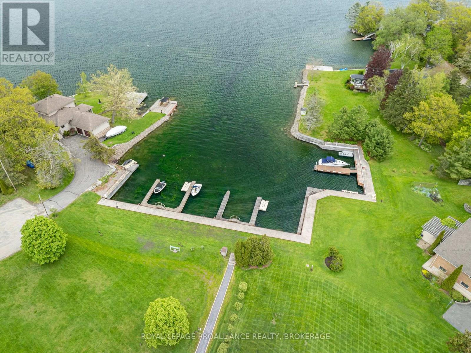 












1682 SOUTH BOULEVARD

,
Kingston (Kingston East (Incl CFB Kingston)),




Ontario
K7L4V1

