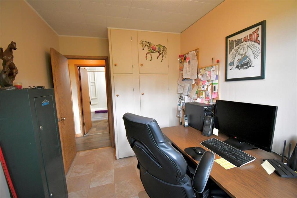 












167147 Road 122N Road

,
Russell,




Manitoba
R0J1W0

