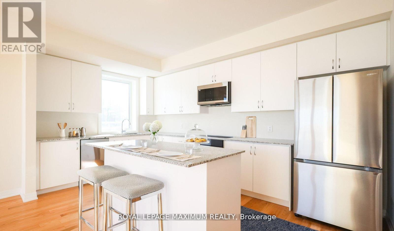 












1 - 11 BAYNES WAY N

,
Bradford West Gwillimbury,




Ontario
L3Z4M1

