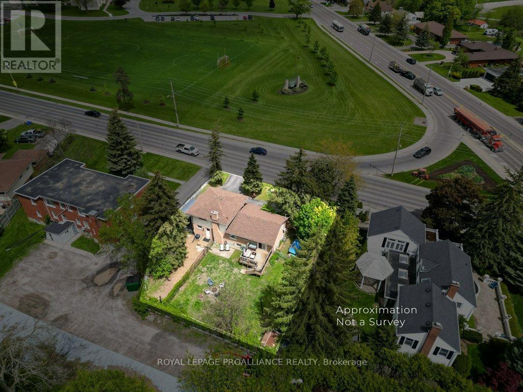 












44 SIDNEY STREET

,
Belleville (Belleville Ward),




Ontario
K8P3Y8

