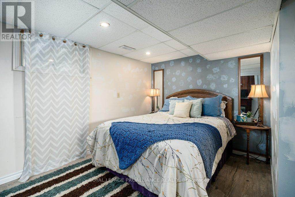 












44 SIDNEY STREET

,
Belleville (Belleville Ward),




Ontario
K8P3Y8

