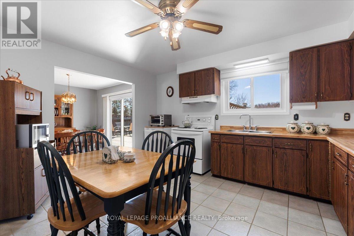 












197 CHATTERTON VALLEY CRESCENT

,
Quinte West (Sidney Ward),




Ontario
K0K2B0

