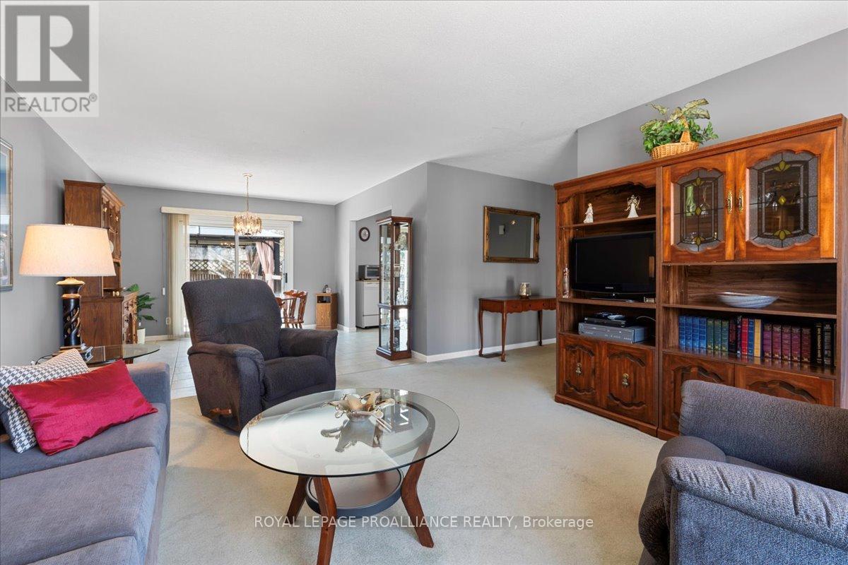 












197 CHATTERTON VALLEY CRESCENT

,
Quinte West (Sidney Ward),




Ontario
K0K2B0

